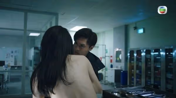 恭喜!香港上位男星宣布求婚成功!大曬與網紅空姐女友蜜照:我娶了愛情