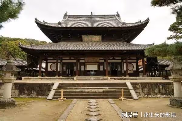 曹德旺參觀寺廟,打算出錢修繕,而方丈卻坐地起價,自稱要2000萬
