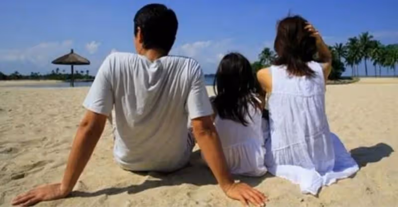 前妻往生2年再婚！帶現任妻子去了趟「前岳母家」　一開門頓時我懵了