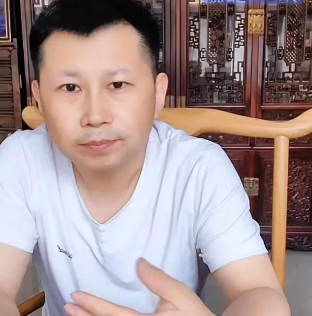 想不明白，曹雲金直播說相聲被刷火箭，何雲偉直播唱京劇罵聲一片