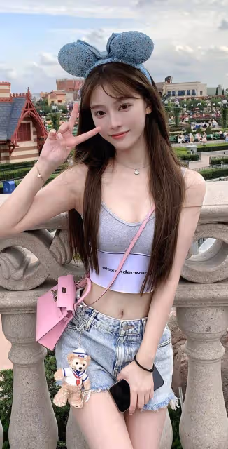 女子寫真:氧氣少女抹身材熱褲時尚美拍,美腿絲襪悠悠純欲風