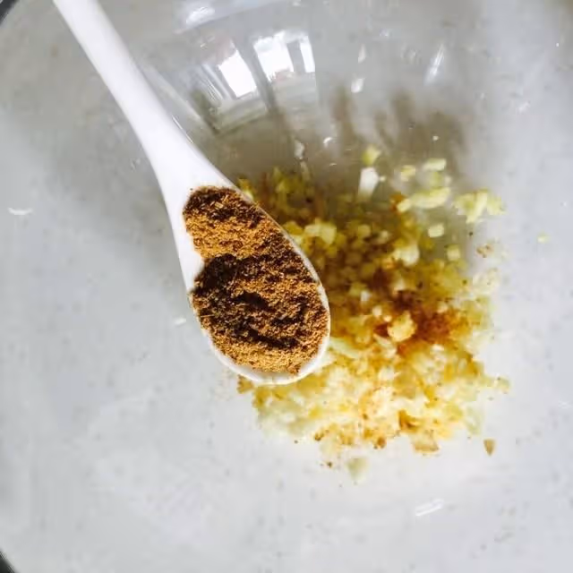 分享一款秘制烤雞,好吃到停不下來,趕快GET√起來。