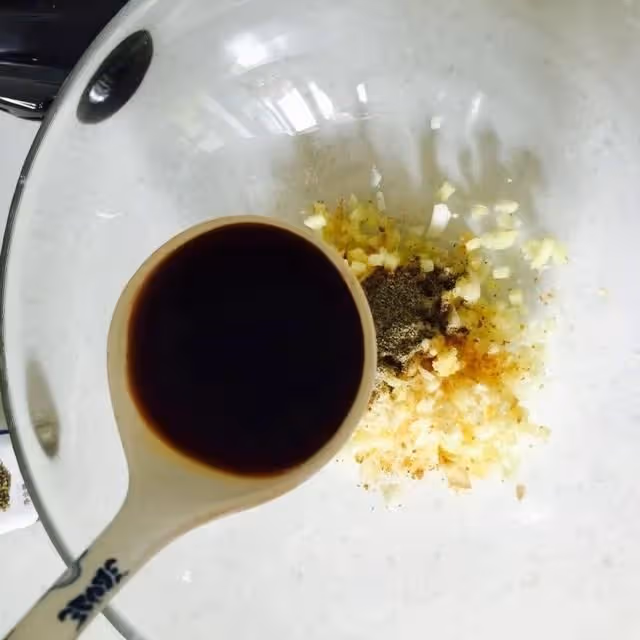 分享一款秘制烤雞,好吃到停不下來,趕快GET√起來。