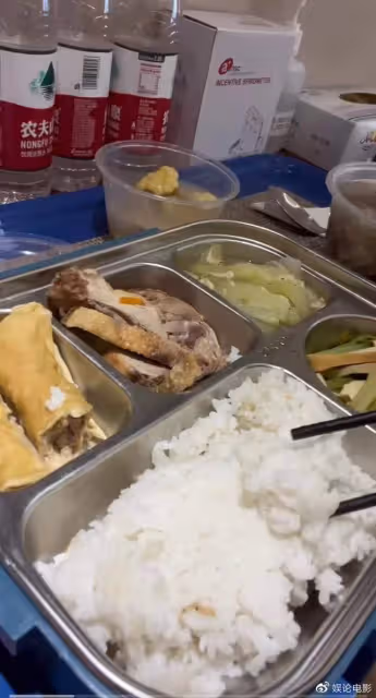 戲骨李立群感染新冠住院,無法參加新片路演,抽血稱吸血笑噴了