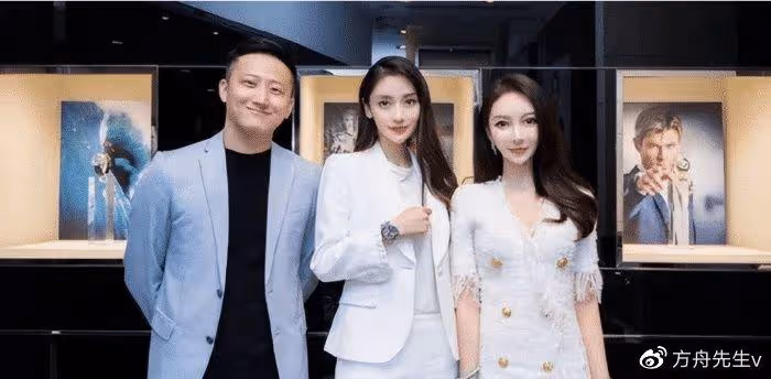 新戀情!黃曉明摸女友臀部帶她回家,女方身份疑曝光曾與baby合影