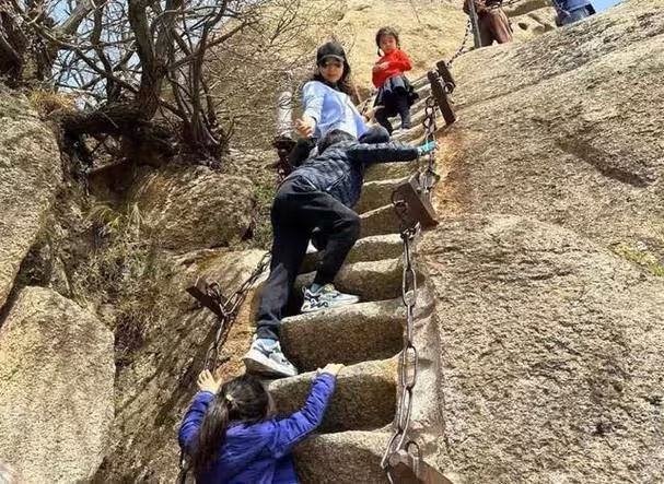 有錢人有什麼不同？郭晶晶低調捐款，李湘高調炫富？富二代還是？