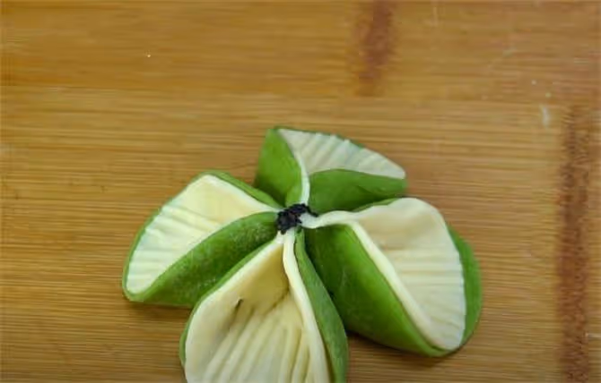 1把菠菜2勺面,一擀一壓,饅頭蓬鬆不塌陷,小孩子超愛吃