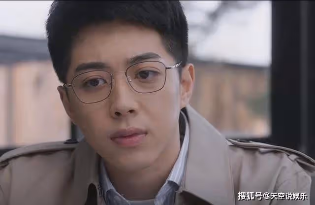 《後浪》孫頭頭多重身份曝光,生父根本不是任新正,任天真笑開花!