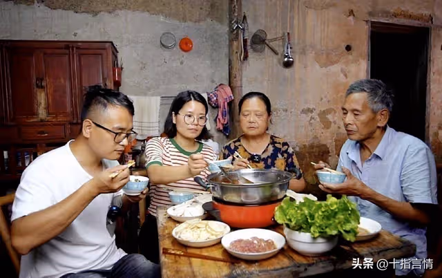 兒子來車站接我,一進門「吃了兒媳煮的飯」心滿意足 飯後「她端來一盤蘋果」隔天我便收拾行李走了!