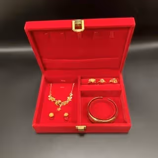 婆婆隨意拿走金飾，要老公轉告「給大姑當嫁妝，別計較太多」她一聽愣住「房間沒有黃金啊」
