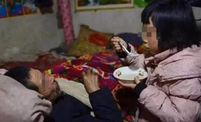 6歲女童半夜「頻繁」進爺爺房間,媽媽好奇偷看,看到床上一幕泣不成聲