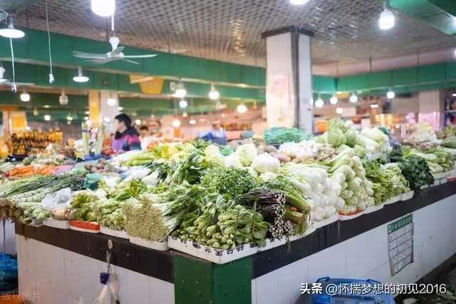 我帶孫女還贊助生活費,兒媳逛街回來我怒回家,剛到家兒媳就來了!
