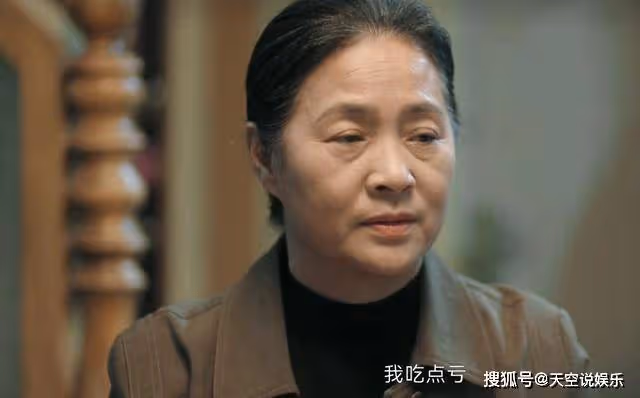 《熟年》善待他人噁心自己!芬姨的軟弱,是獨生子女的悲哀