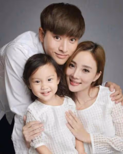 賈乃亮李小璐度假,李小璐拍照告白。為什麼說很難再次在一起?