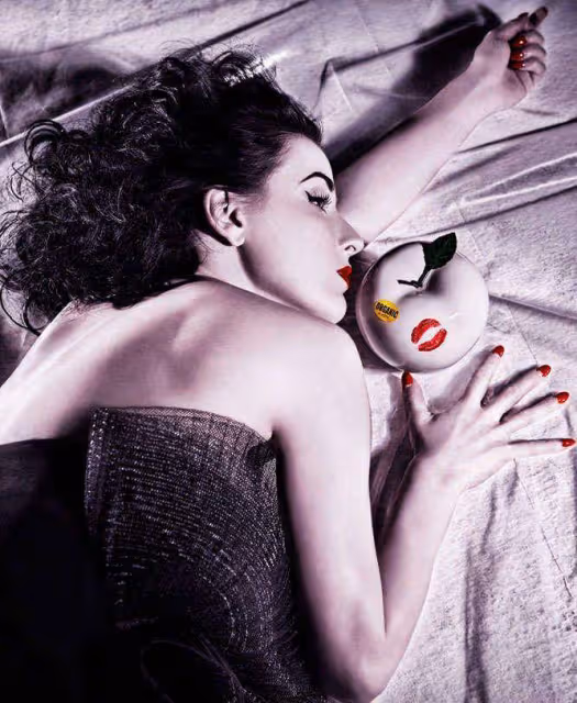 時尚舞娘蒂塔·萬提斯 (Dita Von Teese)的時尚大片