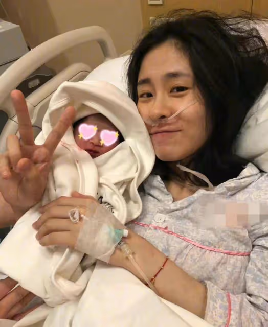 太抓馬!華晨宇出席五月天演唱會,導致歌迷不滿,現場大喊張碧晨