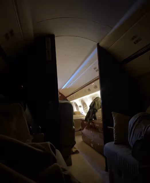 王思聰接受街頭採訪,被問當天為何不上班,王總表情疑惑逗笑眾人
