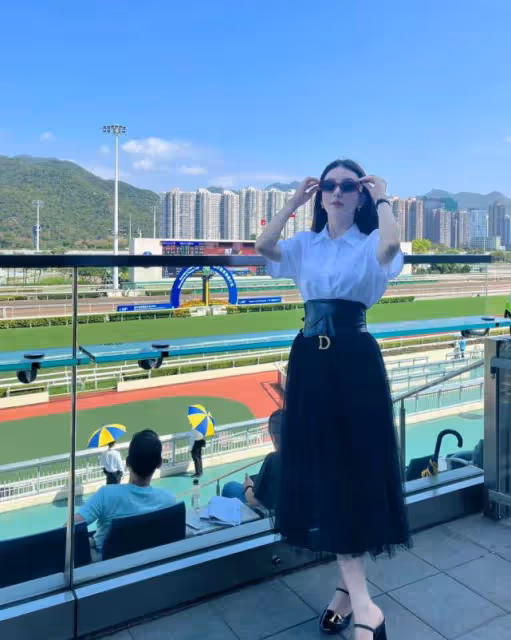 沙田馬場偶遇郭富城夫婦,方媛生圖精修差別大,被指沒有素人漂亮