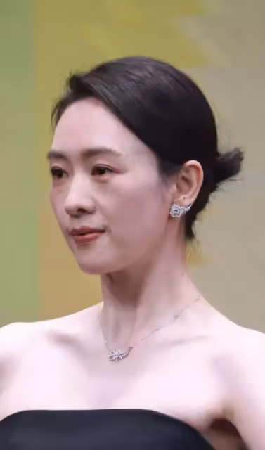 娛樂圈的殘酷真相,在童謠身上體現得淋漓盡致,她犯了大忌