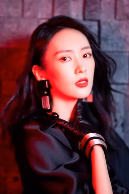 娛樂圈的殘酷真相,在童謠身上體現得淋漓盡致,她犯了大忌