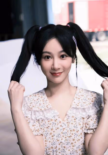 明星過六一大不同:楊冪回港陪小糯米,李湘王岳倫合體陪孩子逛街