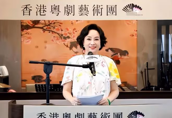 賭王二三房罕同框！陳婉珍辦劇團3子女捧場，何超瓊何超鳳到賀