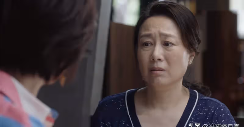 兒媳在家總把婆婆當保姆使喚，婆婆拿出一張紙，兒媳三天沒睡著