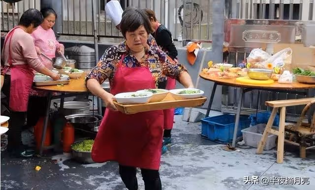 給兒子還七年房貸，偶遇親家逛街說說笑笑，我決定留錢自用