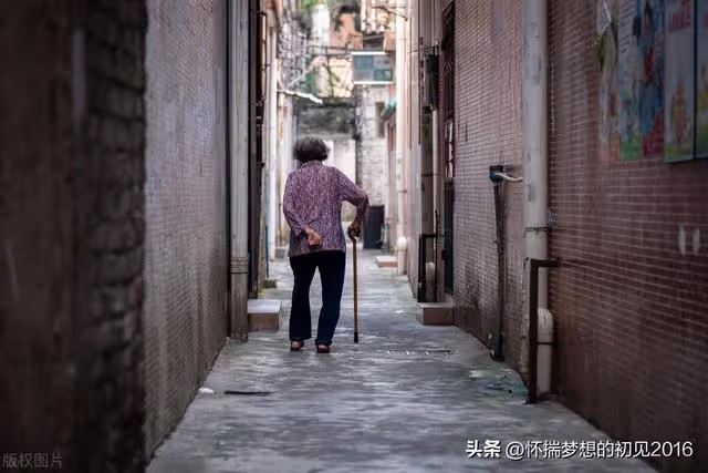 母親把房子給我讓我給她養老,三年後,我:您和您的房子我都不要