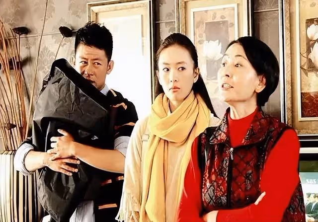 第一次去准婆婆家,無意聽到婆婆和大姑姐的對話,嚇得我趕緊退婚