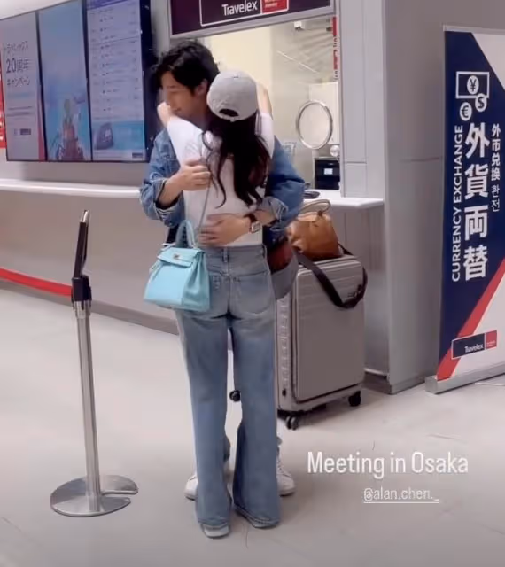 陳喬恩游日本,在大阪機場和老公Alan會合撒嬌,又親又抱甜如初戀