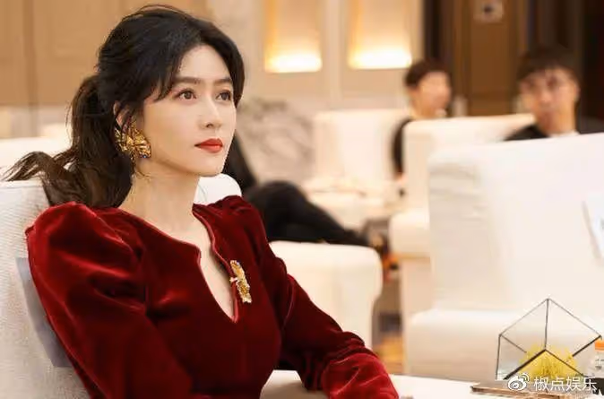 徐明病逝8年後,明星妻子田海蓉的痴愛令人淚目,女兒身材高挑