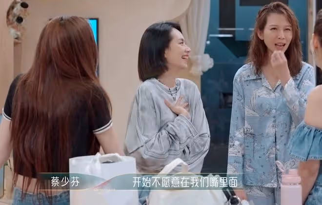 吳倩女兒顏值不隨張雨劍,小細節看孩子被教的很好,芝芙直呼可愛