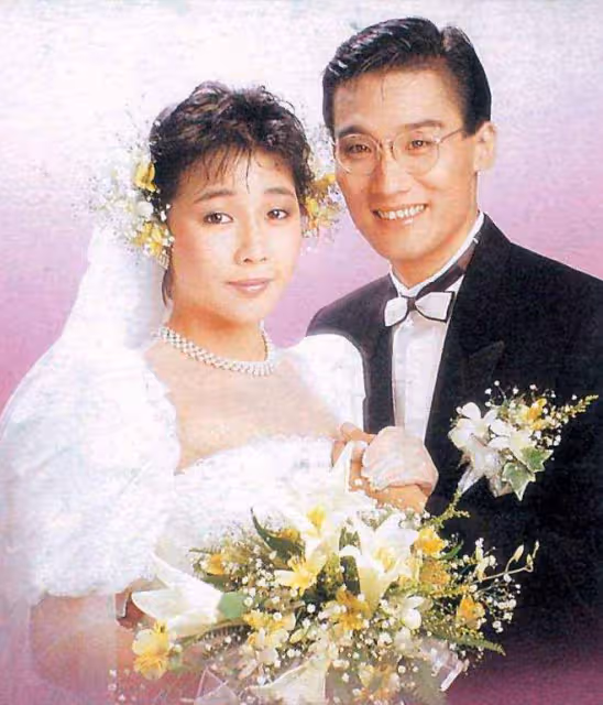梁家輝到農村賽龍舟！被村民熱烈歡迎人氣高，同行小鮮肉無人識