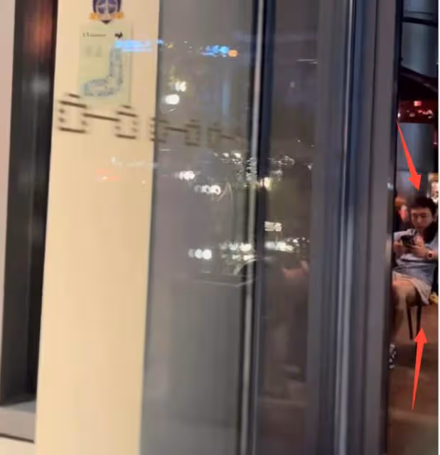 王思聰現身酒吧陣仗大,六名保鏢出來迎接,戴千萬名表好高調
