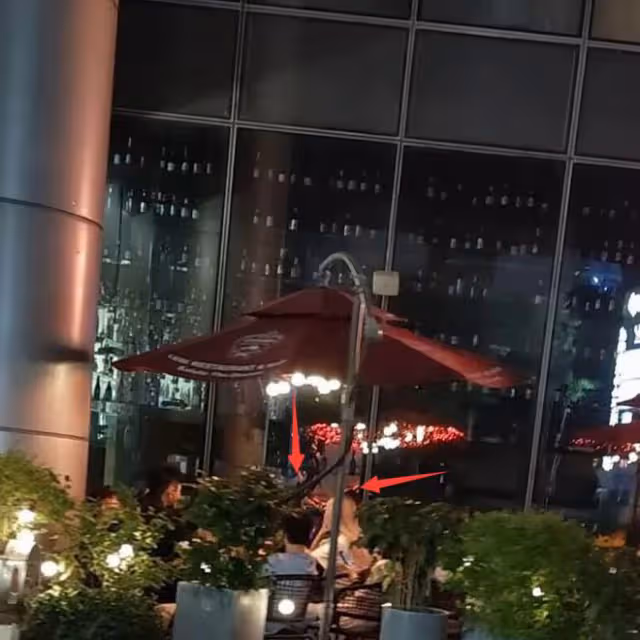 王思聰現身酒吧陣仗大,六名保鏢出來迎接,戴千萬名表好高調