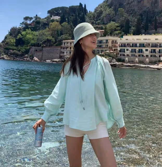 吳千語曬游泳美照,大方展示無濾鏡素顏自拍,滿臉雀斑好真實
