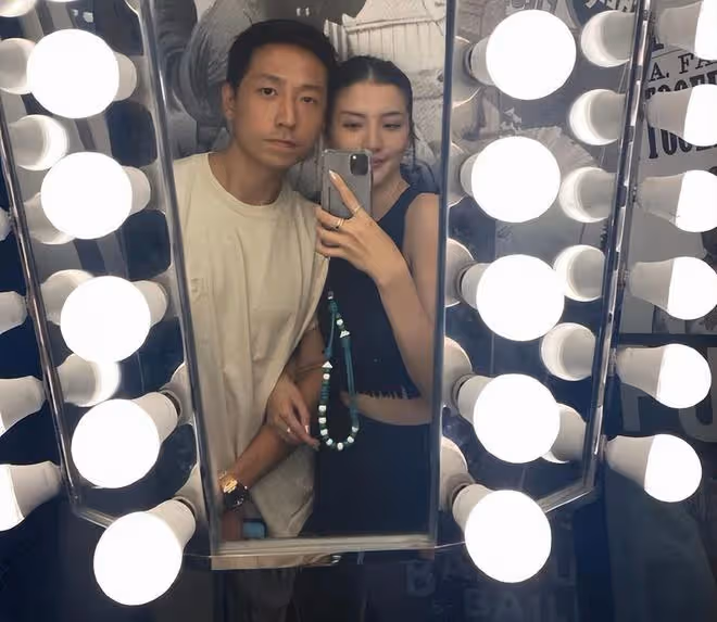 吳千語曬游泳美照,大方展示無濾鏡素顏自拍,滿臉雀斑好真實
