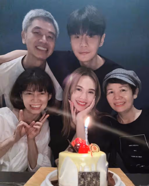 李榮浩連續9年卡點為嬌妻慶生,楊丞琳害羞回應,結婚四年甜如蜜