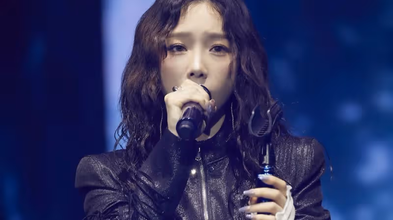 自稱沒有朋友的泰妍，演唱會上群星雲集，允兒秀演技被秀英吐槽？