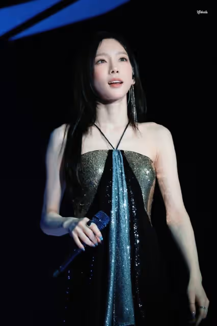 自稱沒有朋友的泰妍,演唱會上群星雲集,允兒秀演技被秀英吐槽?