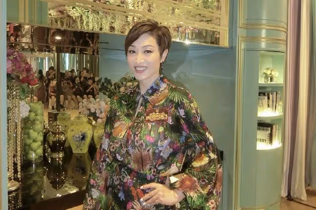 香港知名女星已立好遺囑,自曝是戀愛腦,單身超過10年仍渴望愛情