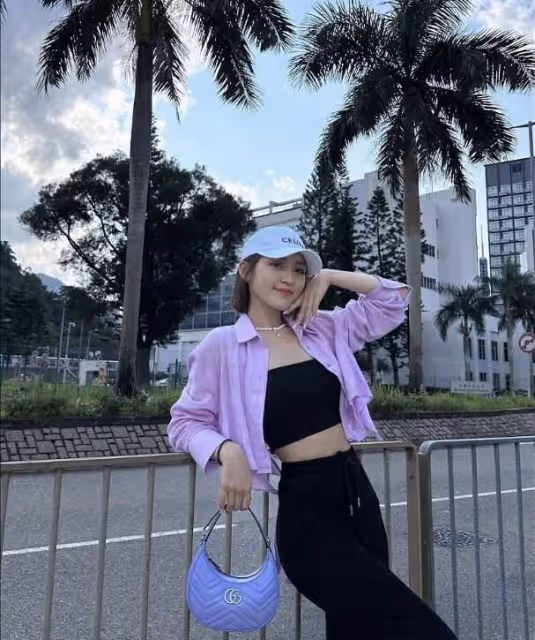 TVB小花突然高調炫富!狂曬名牌包包,兒時曾窮到與母親乞討