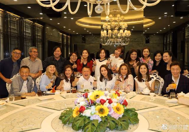 相識30載感情深!93屆港姐重聚,郭可盈保養得宜成全場焦點