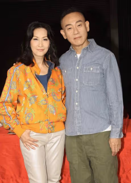 TVB前小生近況曝光!身形挺拔近60歲保養得宜,一度升級做監製