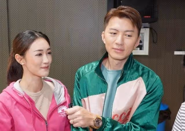 無懼犯禁!TVB小花懷孕近3個月仍未見肚,出席活動照穿四寸高跟鞋