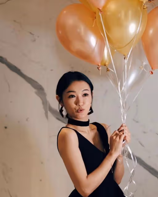 無懼犯禁!TVB小花懷孕近3個月仍未見肚,出席活動照穿四寸高跟鞋