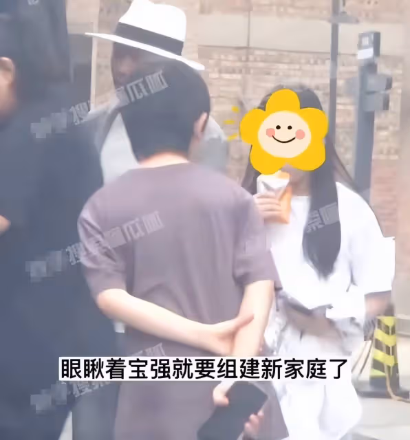 王寶強開280萬大G外出,馮清與繼子女關係微妙,王子珊長發飄飄