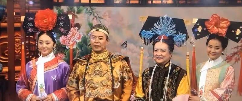 有種尷尬叫做重溫經典,明星多年後重新演成名角色,簡直毀三觀