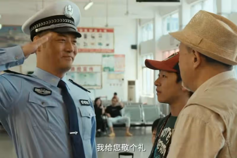 全員實力派,10分鐘一個伏筆!網友:這部國產片真牛,我哭著看完